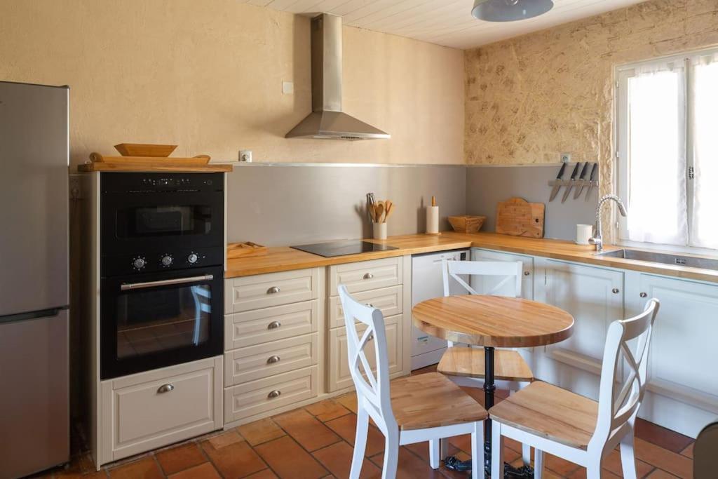 Mas Provencal De 120M2 En Camargue, Avec Piscine Et Parking Inclus, Ideal Pour Des Vacances Arles Exterior foto