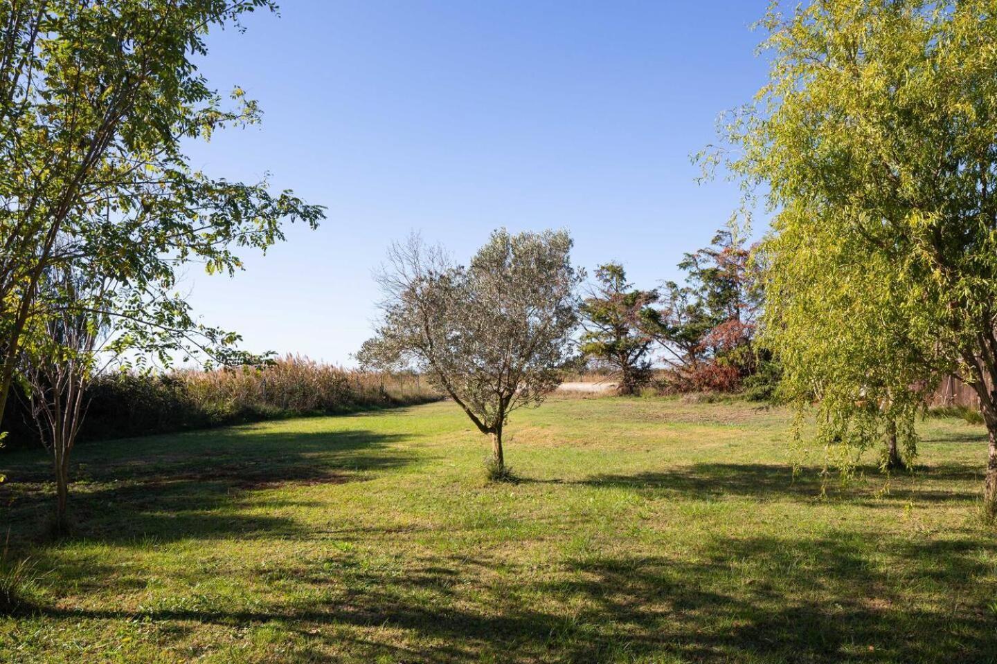 Mas Provencal De 120M2 En Camargue, Avec Piscine Et Parking Inclus, Ideal Pour Des Vacances Arles Exterior foto